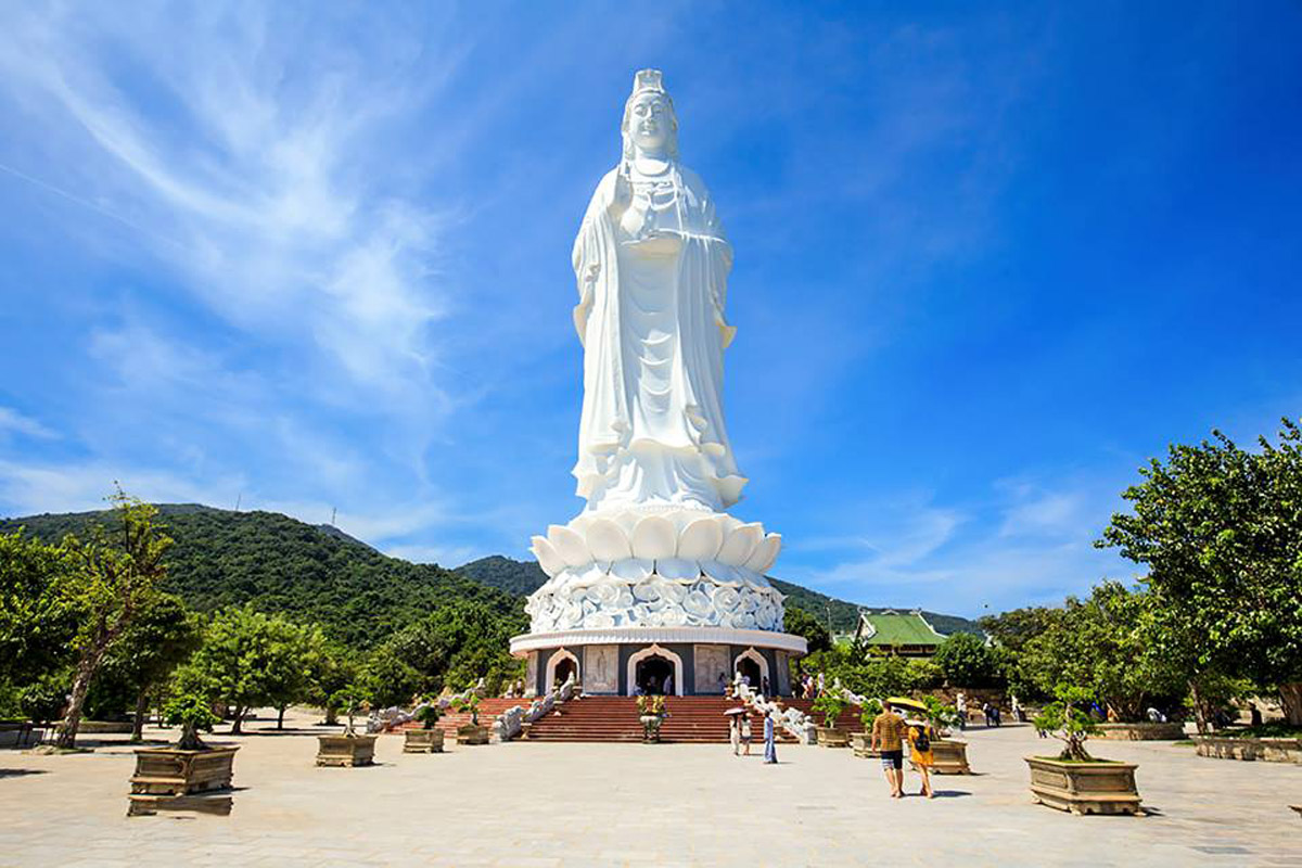 chua-linh-ung-son-tra